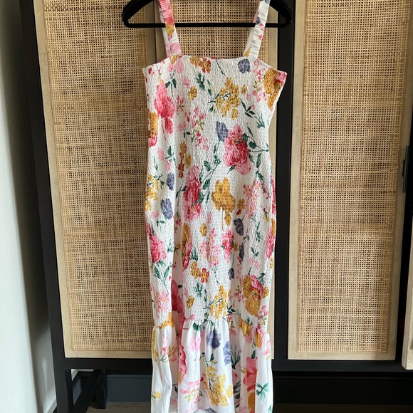 Pretty Garden Sleeveless, Smocked Bodycon Dress. Size L. Floral print. - Picture 3 of 8